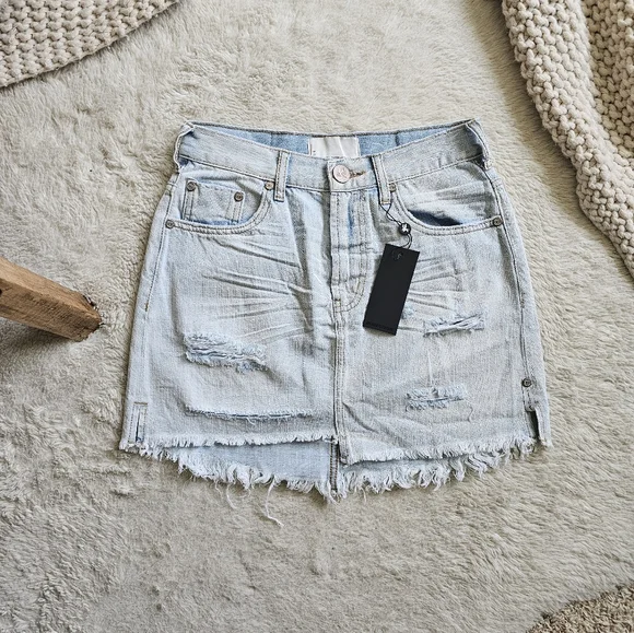 NWT One teaspoon 2020 mini denim skirt - Picture 3 of 9